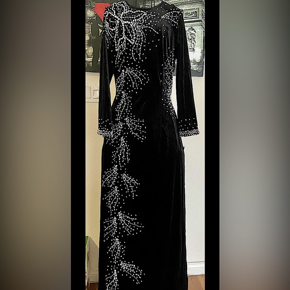 🆕 Vietnamese Tet Ao Dai, High Quality- Glamorous beadings, Double Layers XXL - Picture 1 of 7